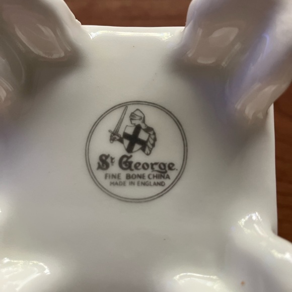 Vintage St George China vase no chips in good condition - Picture 3 of 3